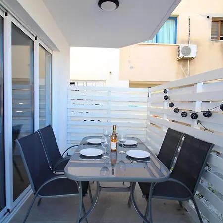 Aspri Petra Apartment *